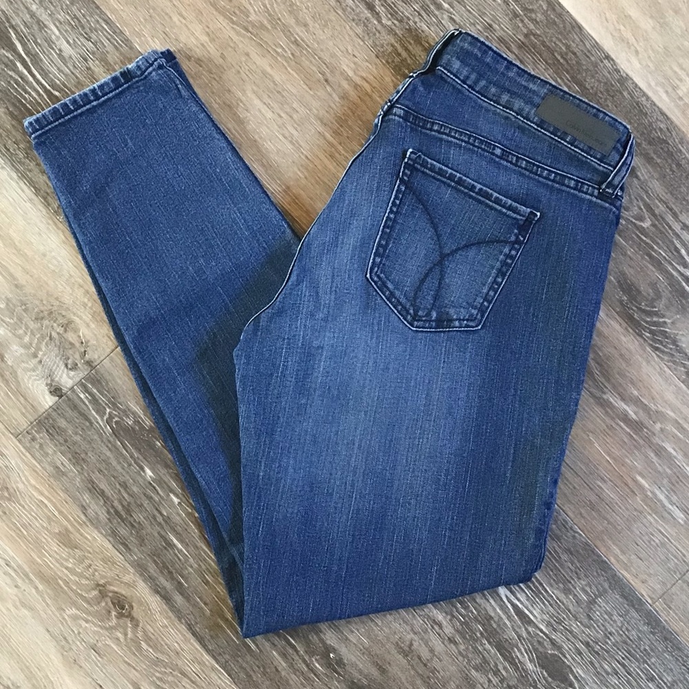 CALVIN KLEIN || Slim Fit Jeans / Jeggings, EUC